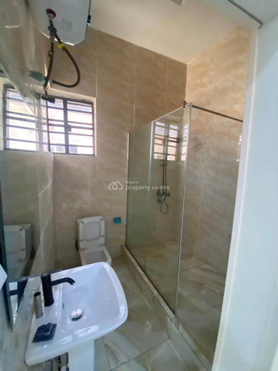 Big Masters Bedroom, Very Cheap, Orchid Road, Lekki, Lagos, Flat / Apartment for Rent
