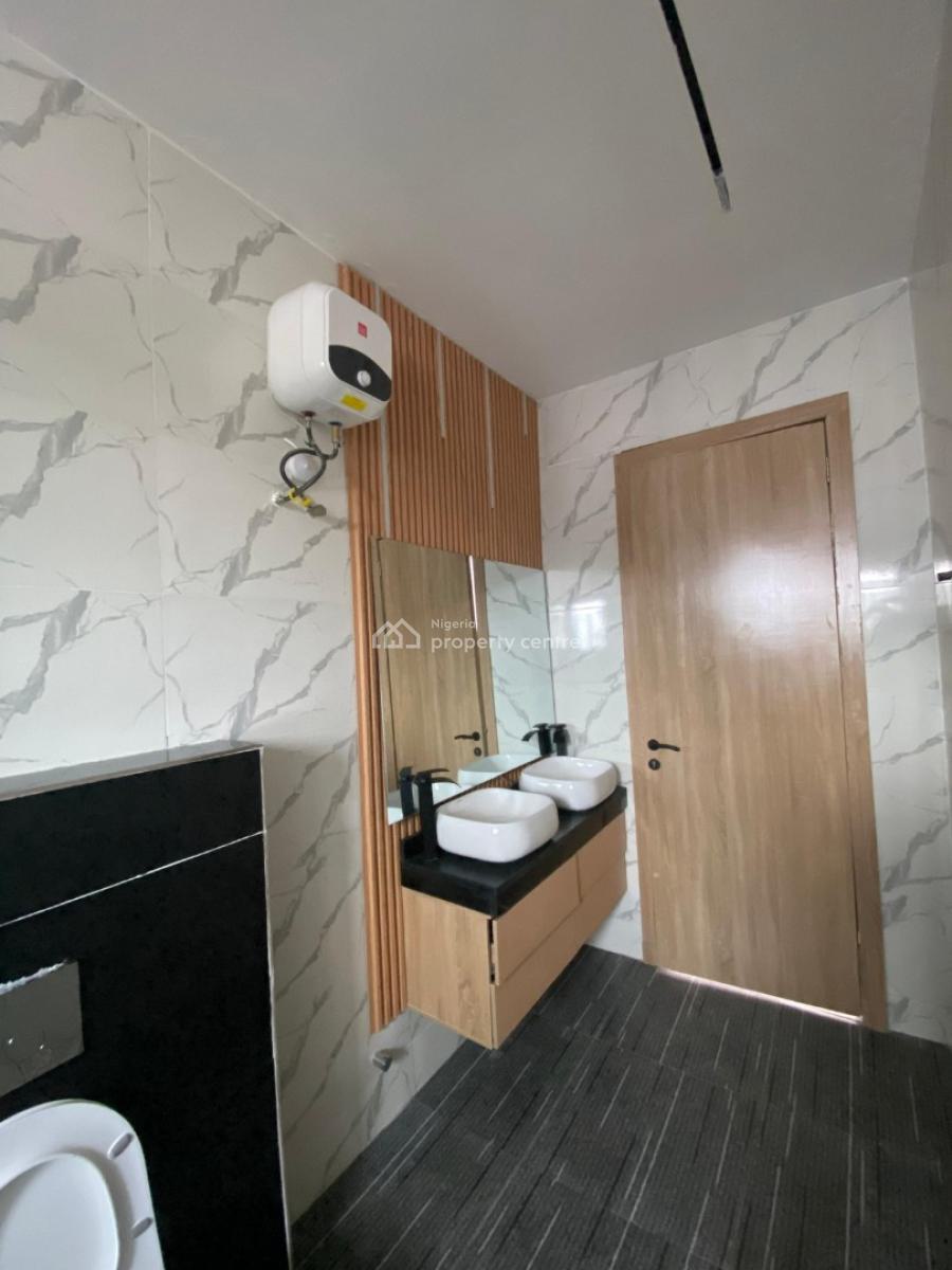 Lovely  4 Bedroom Terraced Duplex with Bq, Pool & Gym., Lekki Phase 1, Lekki, Lagos, Terraced Duplex for Sale