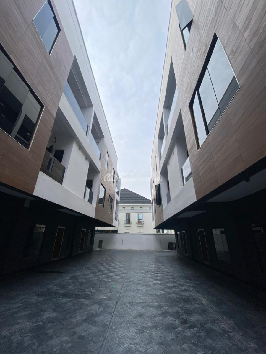 Lovely  4 Bedroom Terraced Duplex with Bq, Pool & Gym., Lekki Phase 1, Lekki, Lagos, Terraced Duplex for Sale
