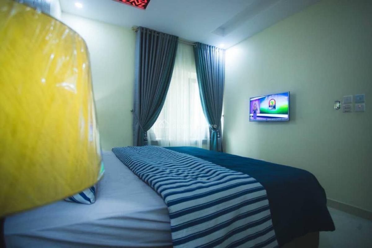 3 Bedroom Apartment, Yaba, Lagos, Flat / Apartment Short Let