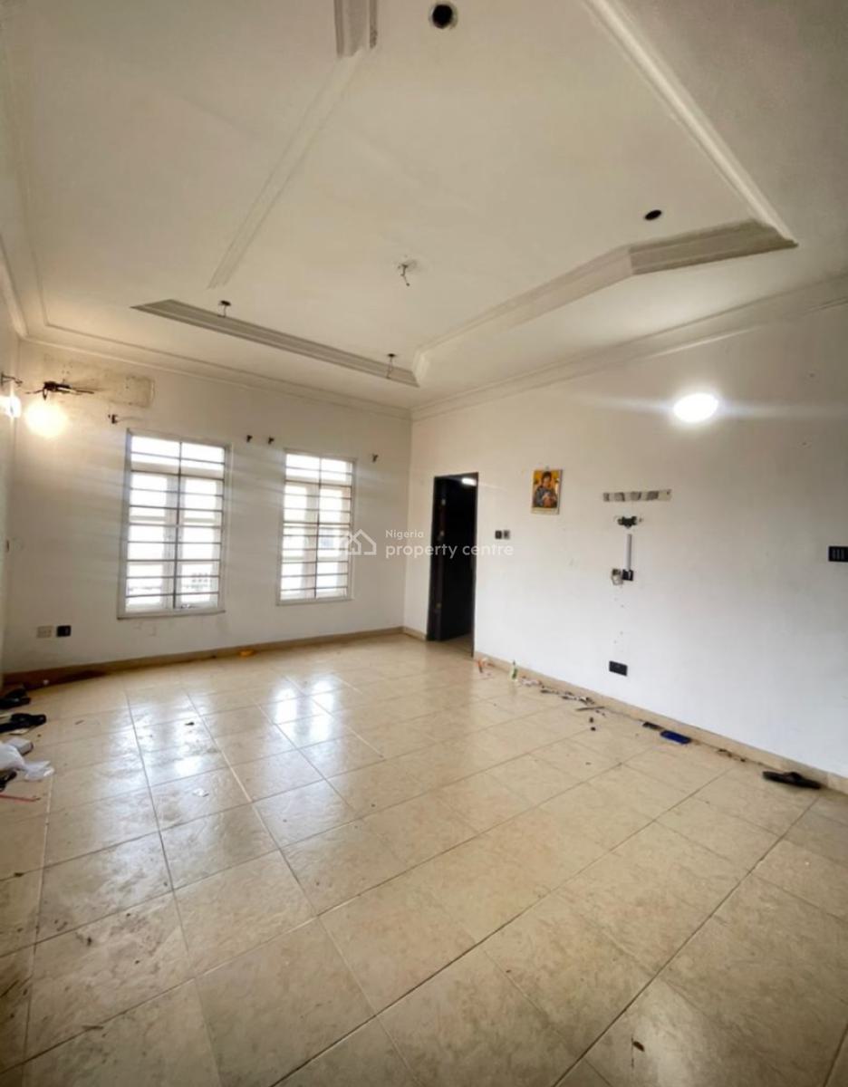 Spacious Big and Standard Masters Bed Upstairs, Ikota Lekki Counting, Lekki, Lagos, Flat / Apartment for Rent