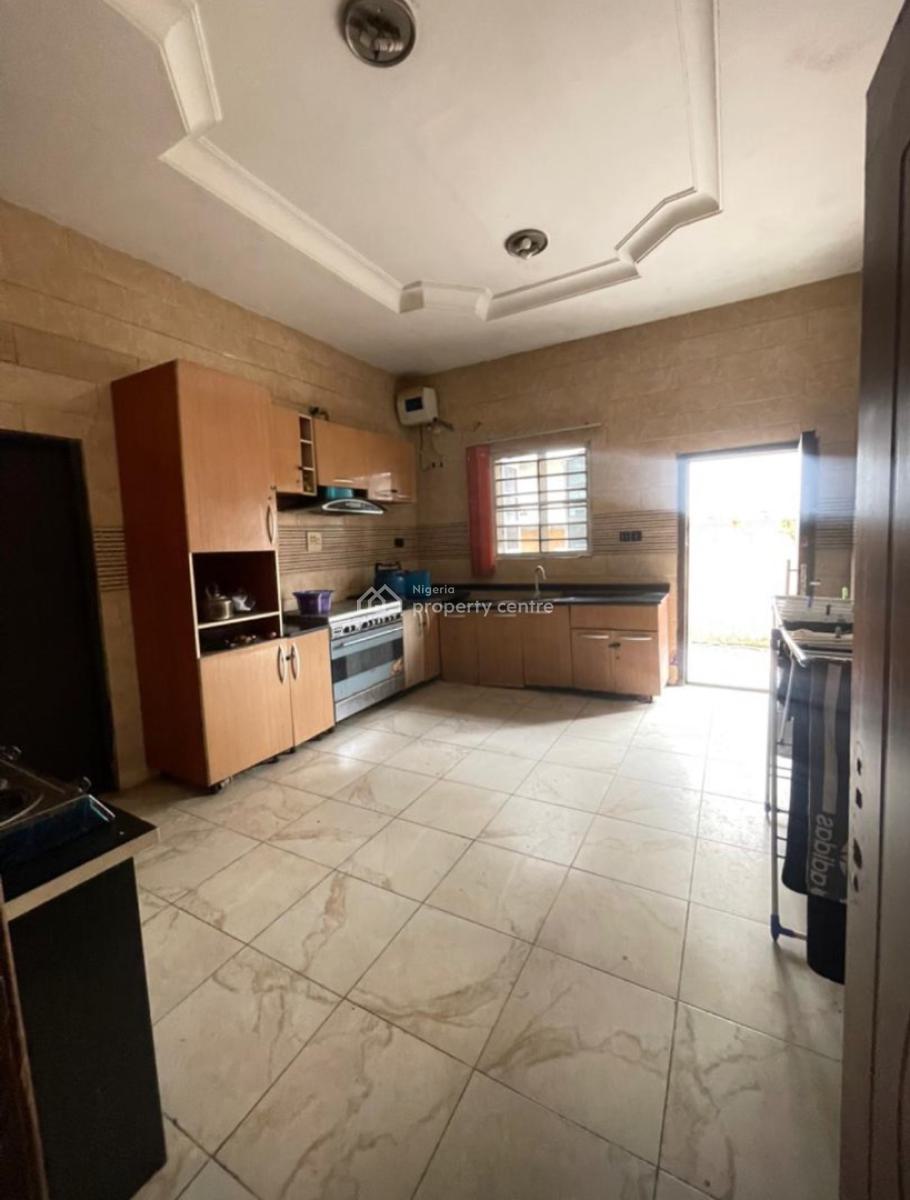 Spacious Big and Standard Masters Bed Upstairs, Ikota Lekki Counting, Lekki, Lagos, Flat / Apartment for Rent