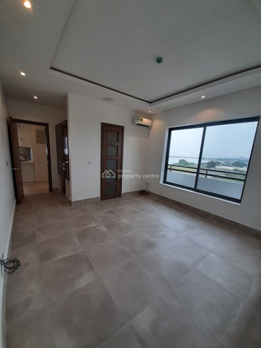 Serviced with 24/7 Power Supply 2 Bedroom En-suite Flat with Open Fitt, Lekki Phase 1, Lekki, Lagos, Flat / Apartment for Rent