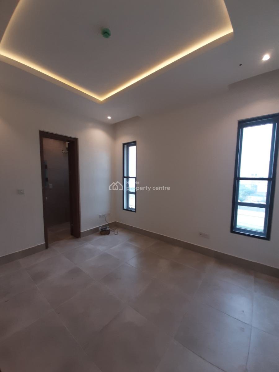 Serviced with 24/7 Power Supply 2 Bedroom En-suite Flat with Open Fitt, Lekki Phase 1, Lekki, Lagos, Flat / Apartment for Rent