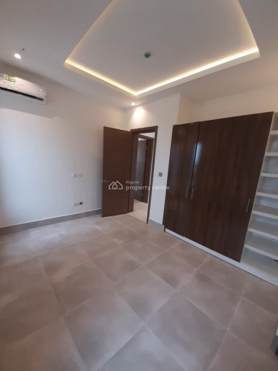 Serviced with 24/7 Power Supply 2 Bedroom En-suite Flat with Open Fitt, Lekki Phase 1, Lekki, Lagos, Flat / Apartment for Rent