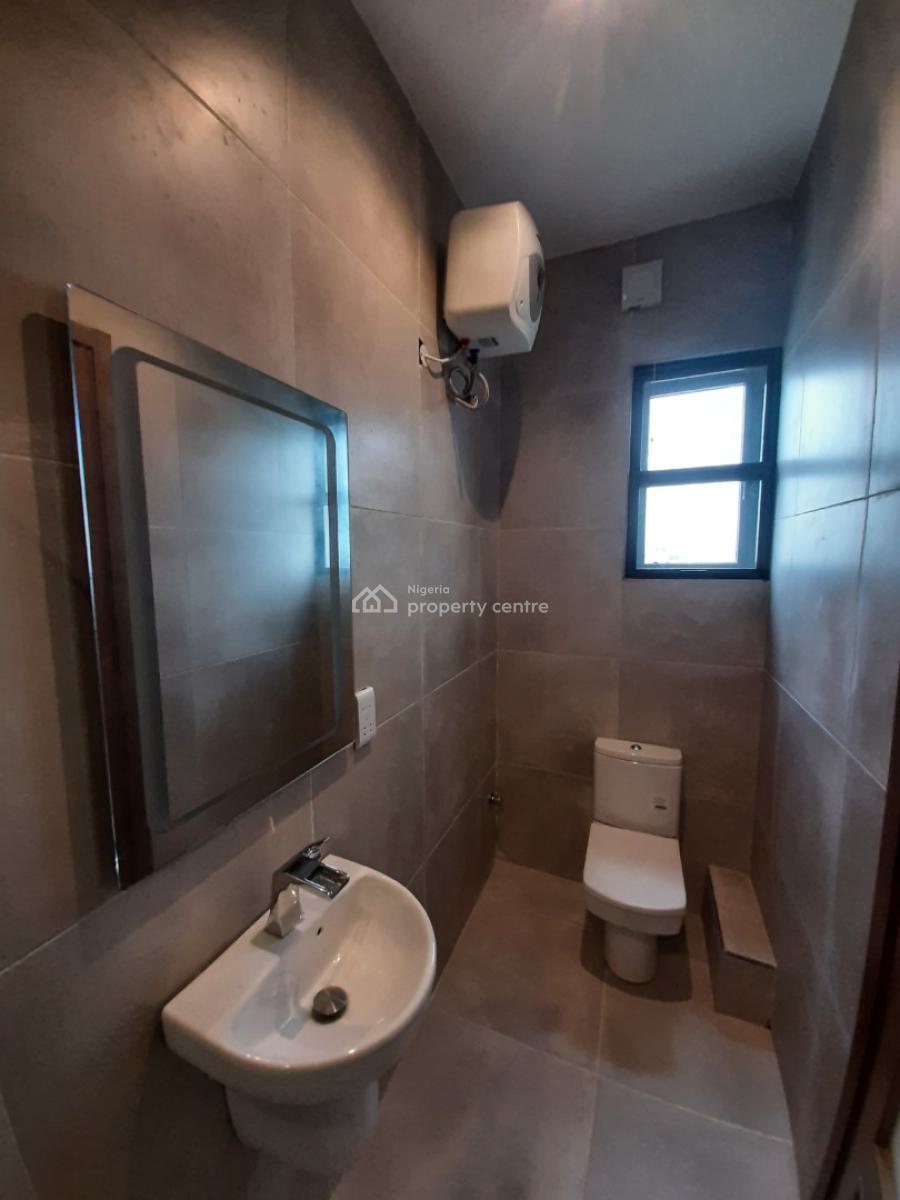 Serviced with 24/7 Power Supply 2 Bedroom En-suite Flat with Open Fitt, Lekki Phase 1, Lekki, Lagos, Flat / Apartment for Rent
