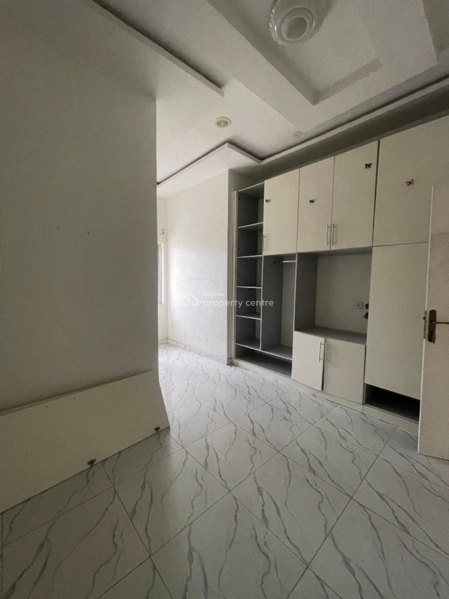 3 Bedroom Apartment Well Standard and Spacious, Osapa, Lekki, Lagos, Flat / Apartment for Rent