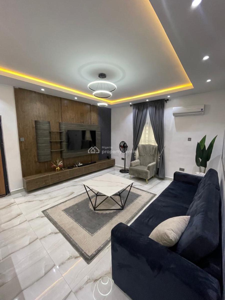 Luxury 1-bedroom Apartment, Onike, Yaba, Lagos, Mini Flat (room and Parlour) Short Let