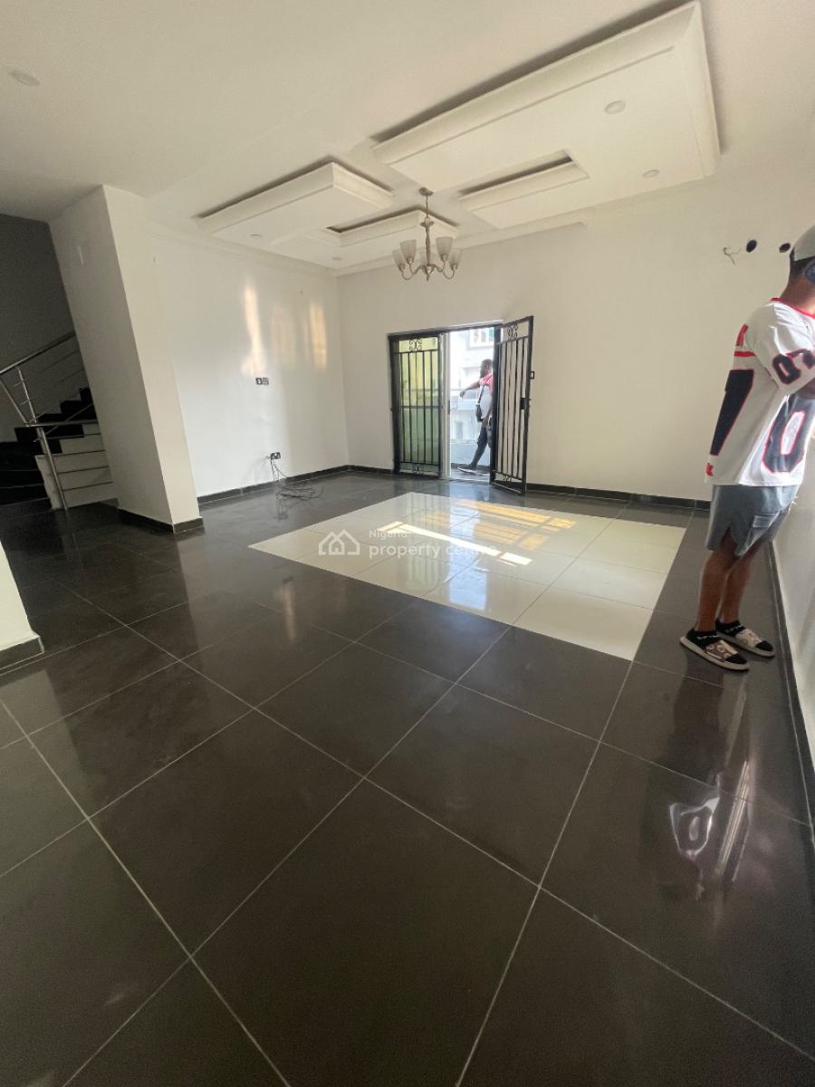 3 Bedroom Terrace, Right Side Mini Estate, Lekki Phase 1, Lekki, Lagos, Terraced Duplex for Rent