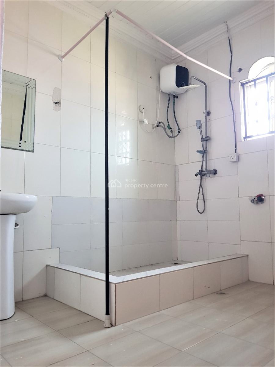 a Fine 2 Bedroom Flat in a Serene Neighbourhood, Off Lekki Beach Road, Jakande, Lekki, Lagos, Flat / Apartment for Rent