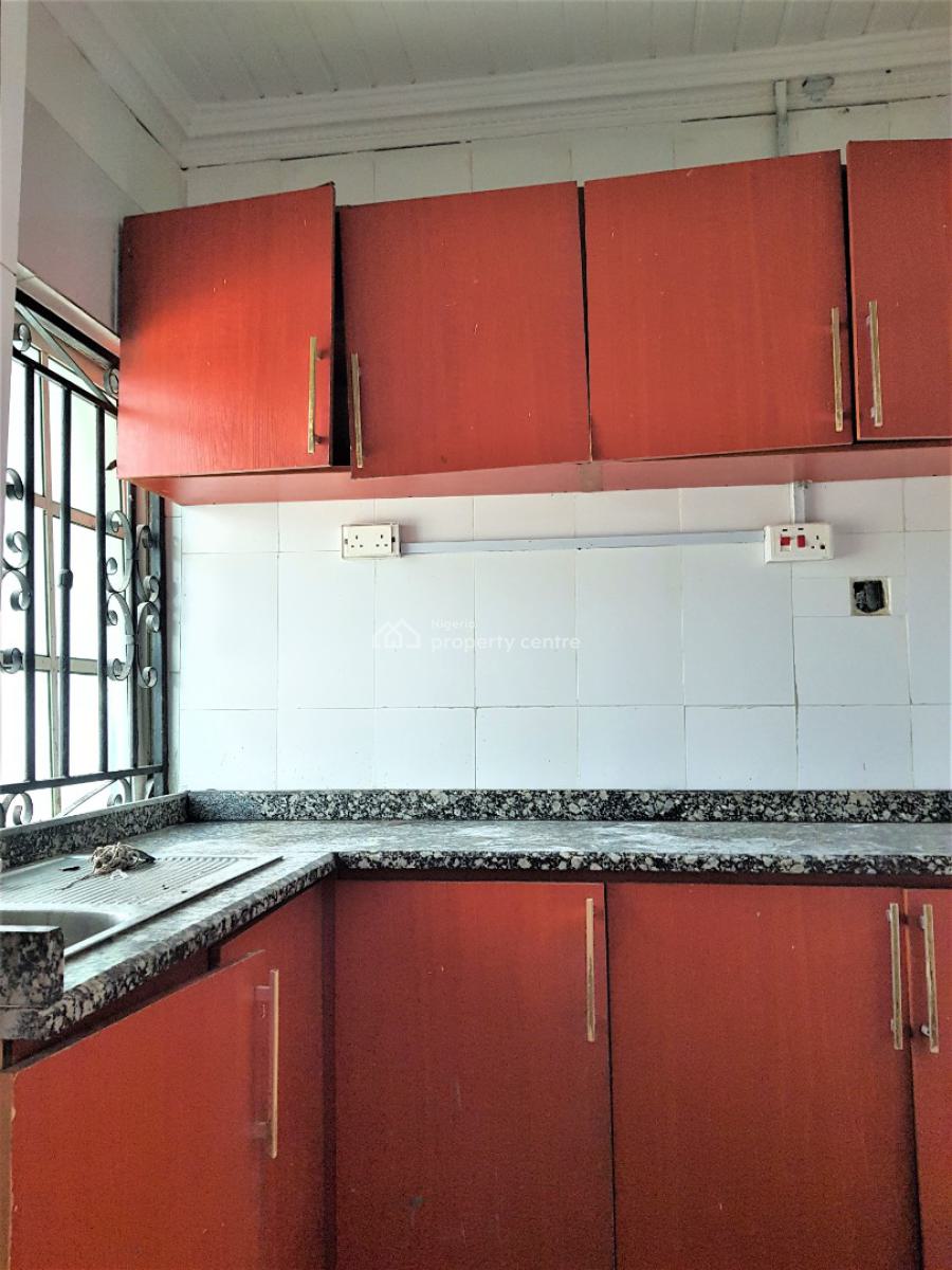 a Fine 2 Bedroom Flat in a Serene Neighbourhood, Off Lekki Beach Road, Jakande, Lekki, Lagos, Flat / Apartment for Rent