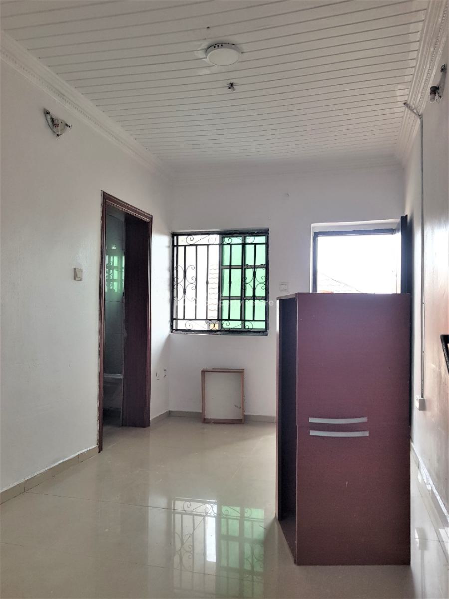 a Fine 2 Bedroom Flat in a Serene Neighbourhood, Off Lekki Beach Road, Jakande, Lekki, Lagos, Flat / Apartment for Rent