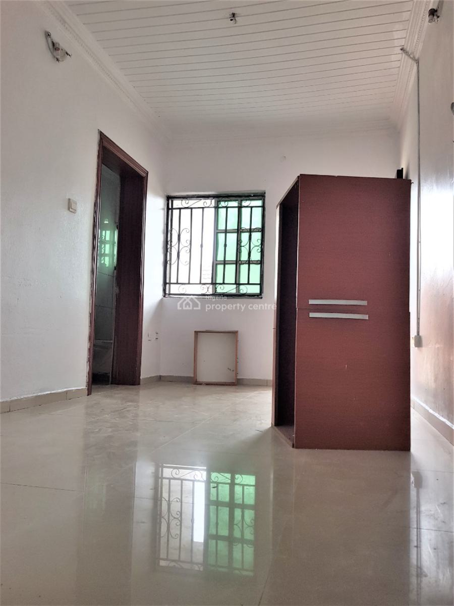 a Fine 2 Bedroom Flat in a Serene Neighbourhood, Off Lekki Beach Road, Jakande, Lekki, Lagos, Flat / Apartment for Rent