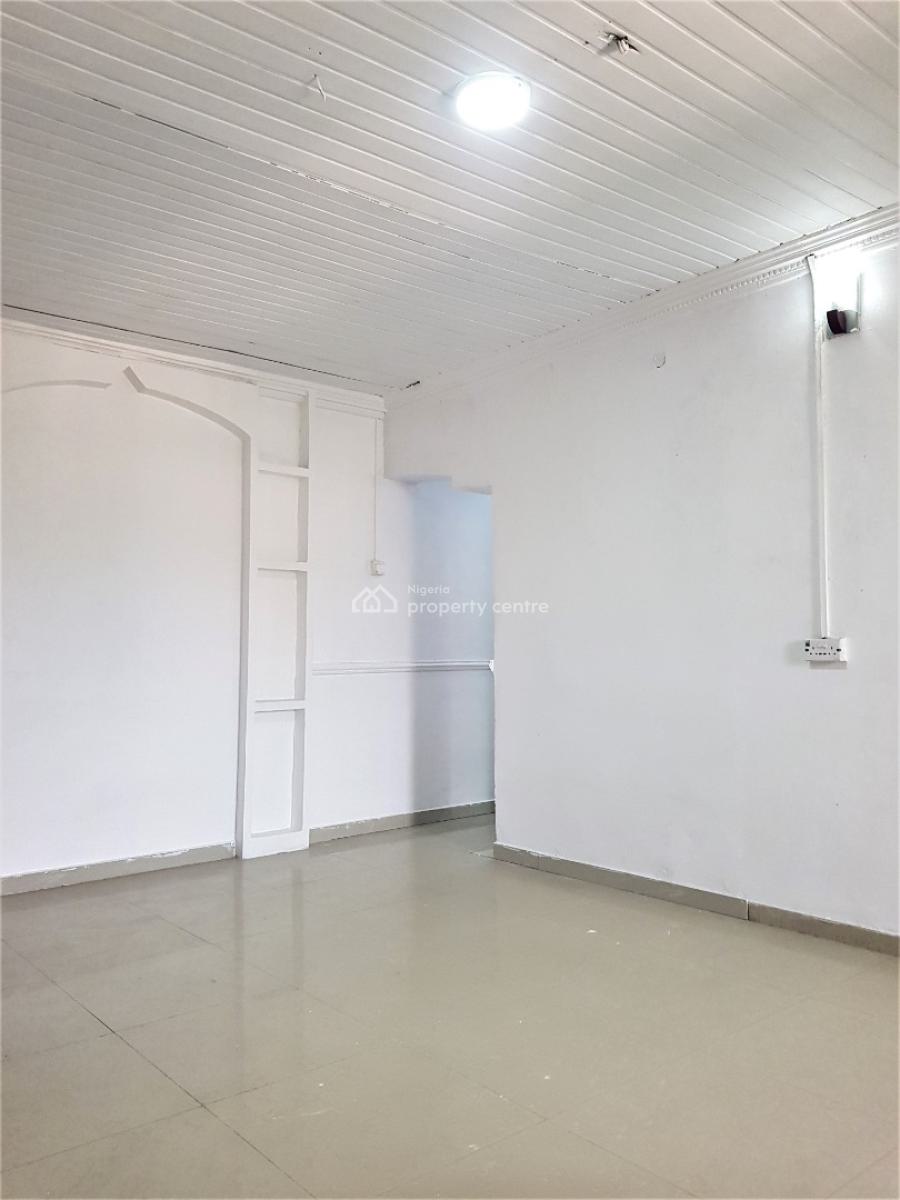 a Fine 2 Bedroom Flat in a Serene Neighbourhood, Off Lekki Beach Road, Jakande, Lekki, Lagos, Flat / Apartment for Rent