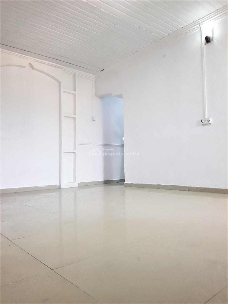 a Fine 2 Bedroom Flat in a Serene Neighbourhood, Off Lekki Beach Road, Jakande, Lekki, Lagos, Flat / Apartment for Rent