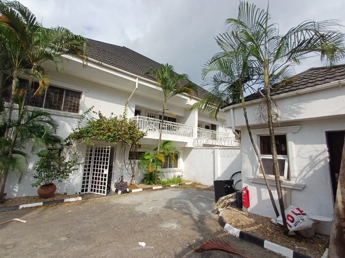 Self Compound 4 Bedroom Semi-detached Duplex with Bq, Maitama District, Abuja, Detached Duplex for Rent