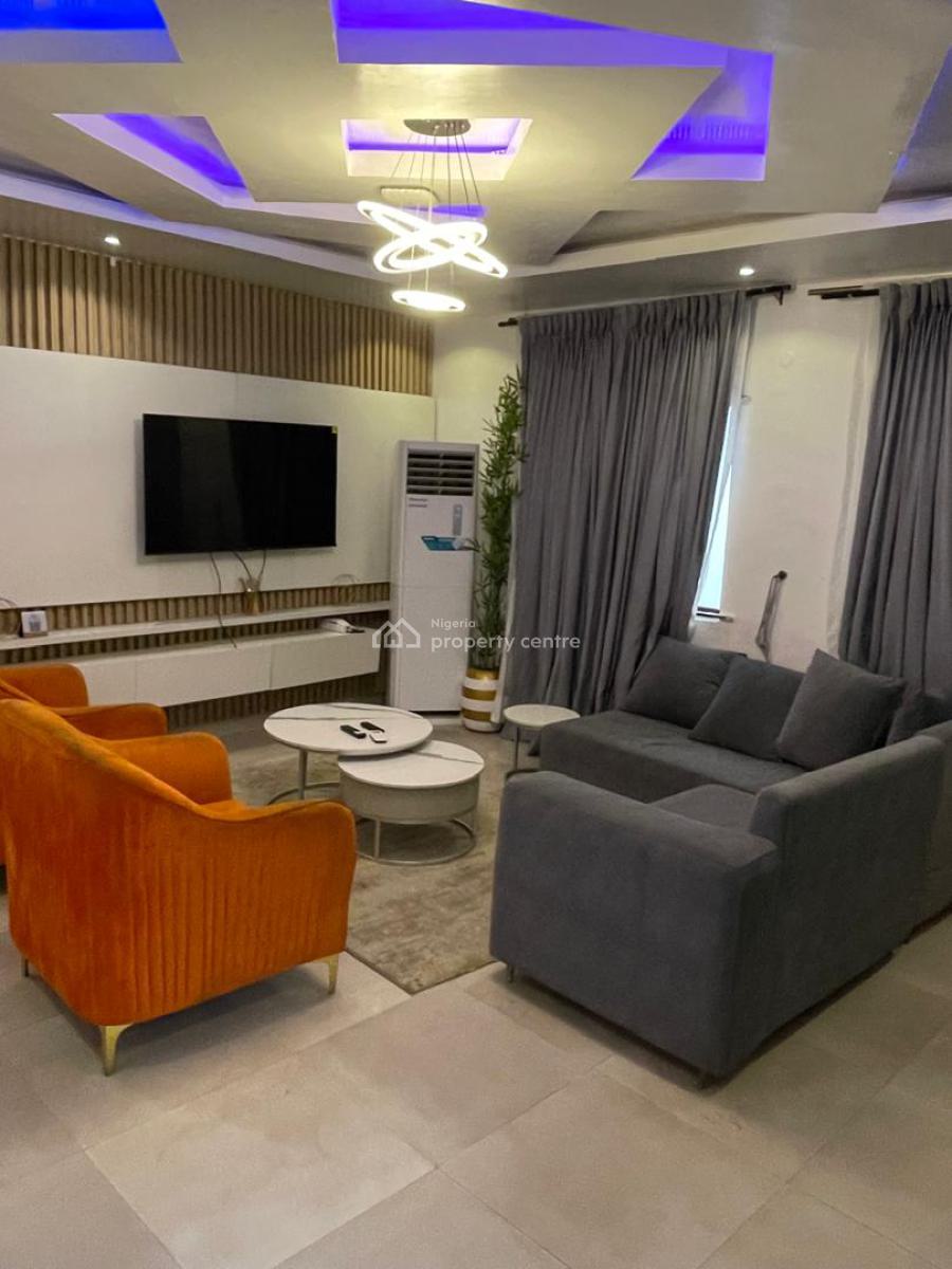 Cozy & Spacious 3bedroom Apartment, Onike, Yaba, Lagos, Flat / Apartment Short Let