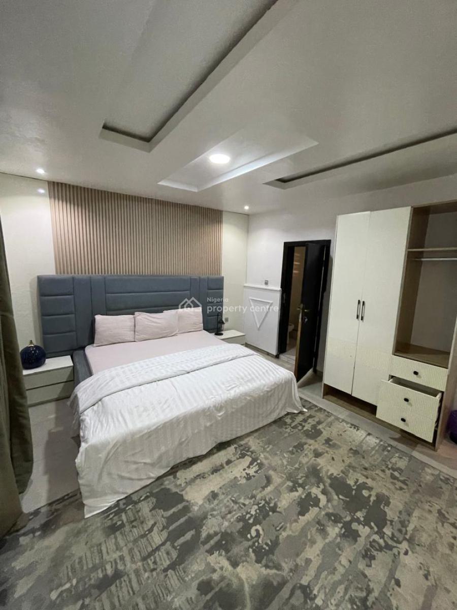 Cozy & Spacious 3bedroom Apartment, Onike, Yaba, Lagos, Flat / Apartment Short Let