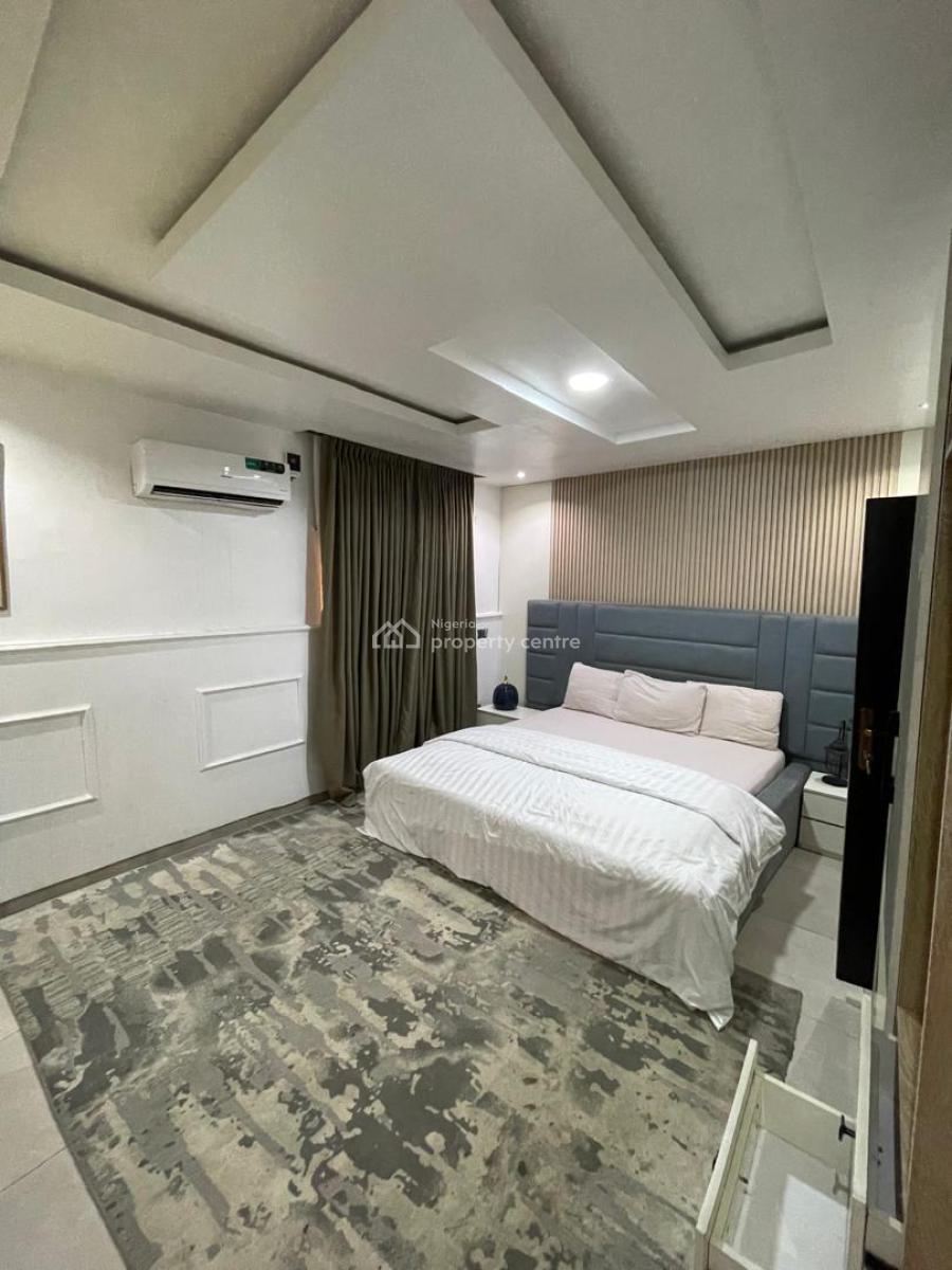 Cozy & Spacious 3bedroom Apartment, Onike, Yaba, Lagos, Flat / Apartment Short Let