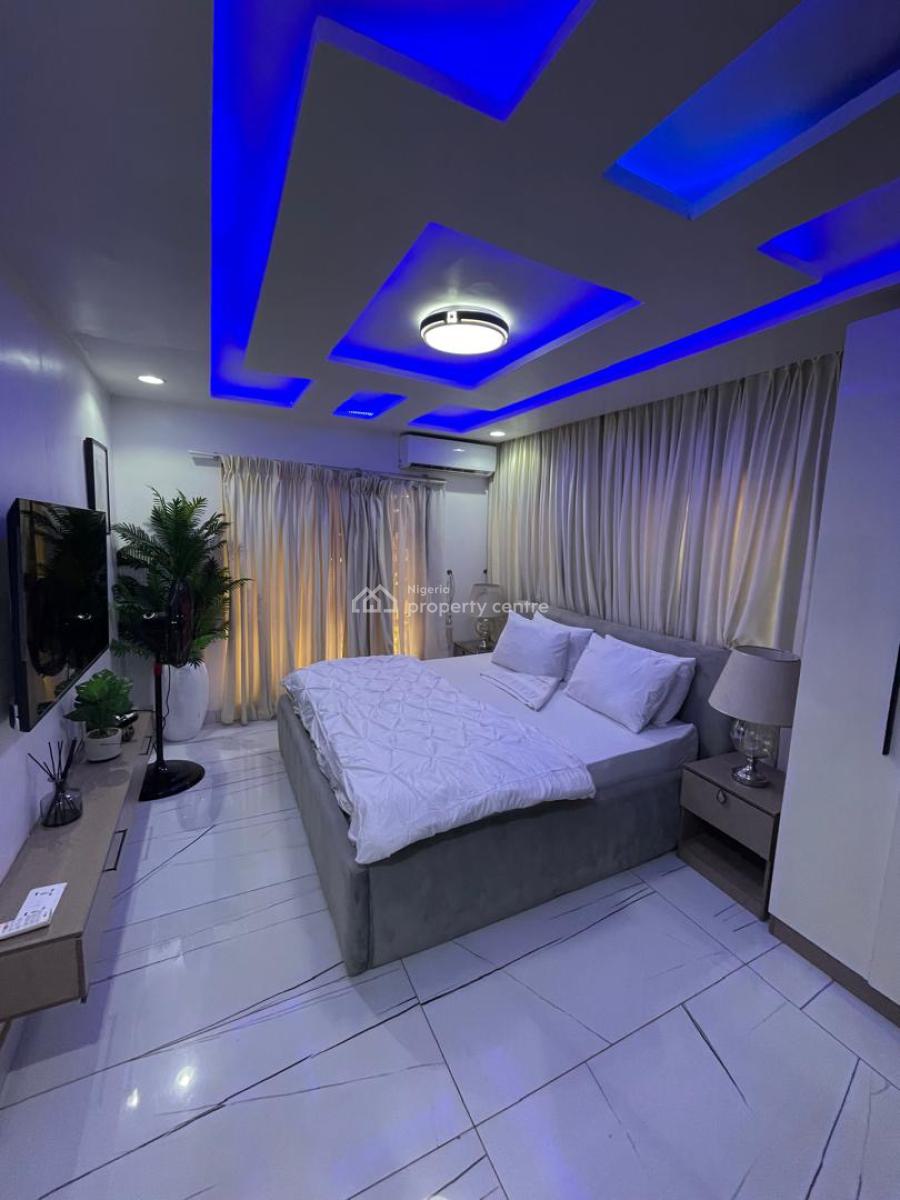 Luxury 3bedroom Furnished Apartment, Adekunle, Yaba, Lagos, Flat / Apartment Short Let