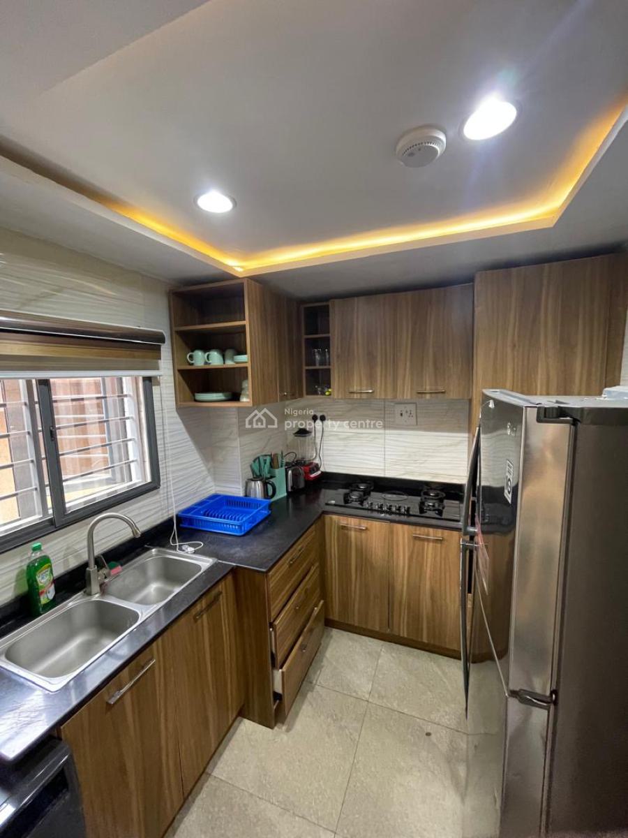 Luxury 3bedroom Furnished Apartment, Adekunle, Yaba, Lagos, Flat / Apartment Short Let