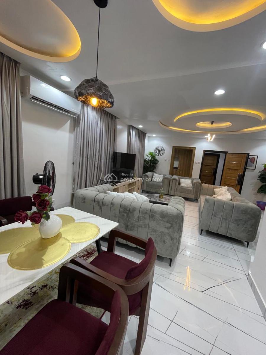 Luxury 3bedroom Furnished Apartment, Adekunle, Yaba, Lagos, Flat / Apartment Short Let