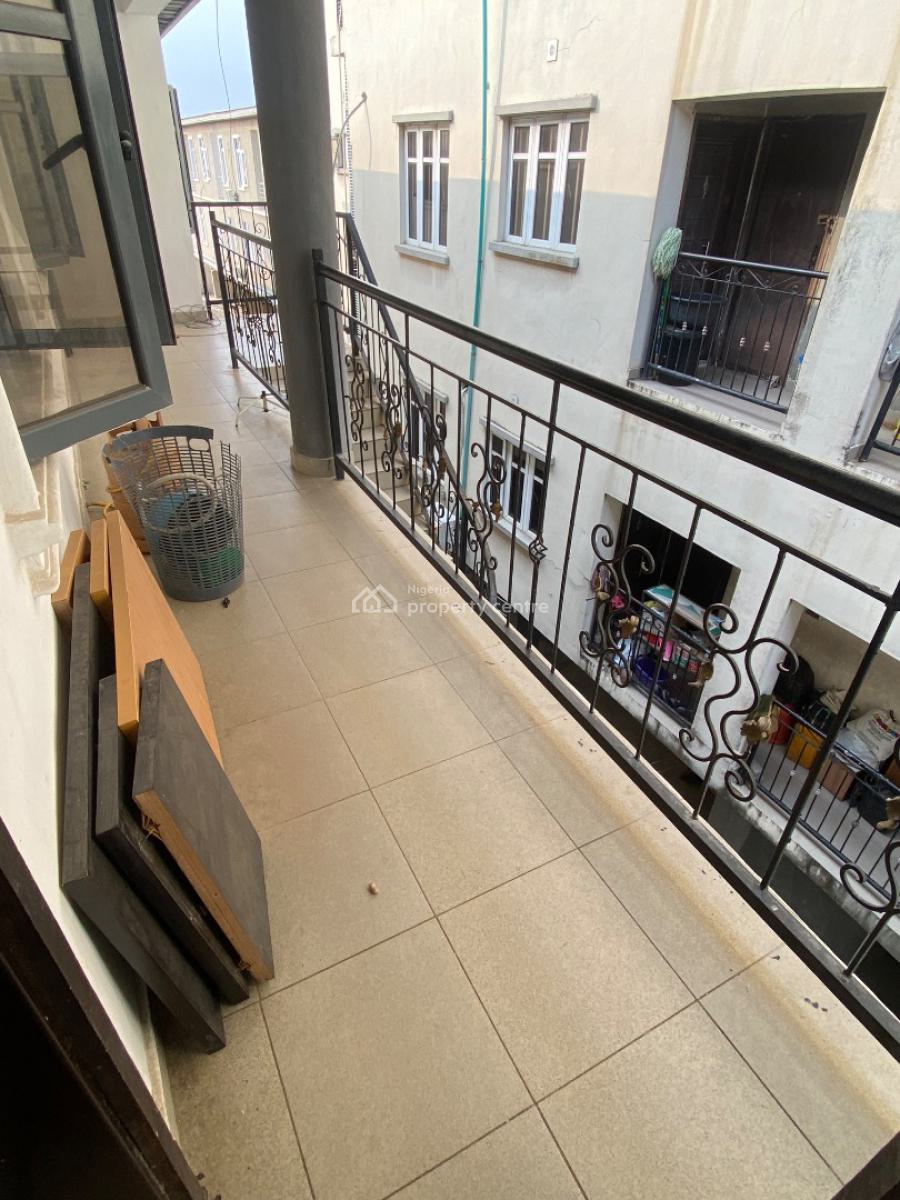 Luxury Spacious 3 Bedroom Flat Awaits You, Orchid Road , Royal Pine Estate, Lekki, Lagos, Flat / Apartment for Rent