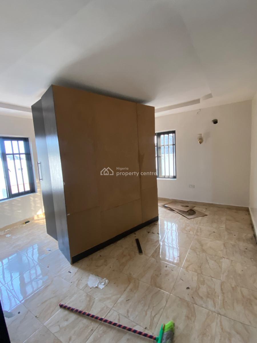 Luxury Spacious 3 Bedroom Flat Awaits You, Orchid Road , Royal Pine Estate, Lekki, Lagos, Flat / Apartment for Rent