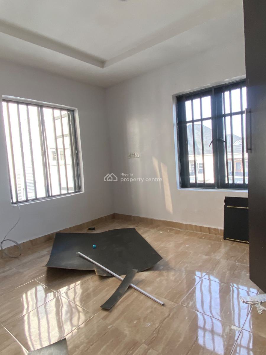 Luxury Spacious 3 Bedroom Flat Awaits You, Orchid Road , Royal Pine Estate, Lekki, Lagos, Flat / Apartment for Rent
