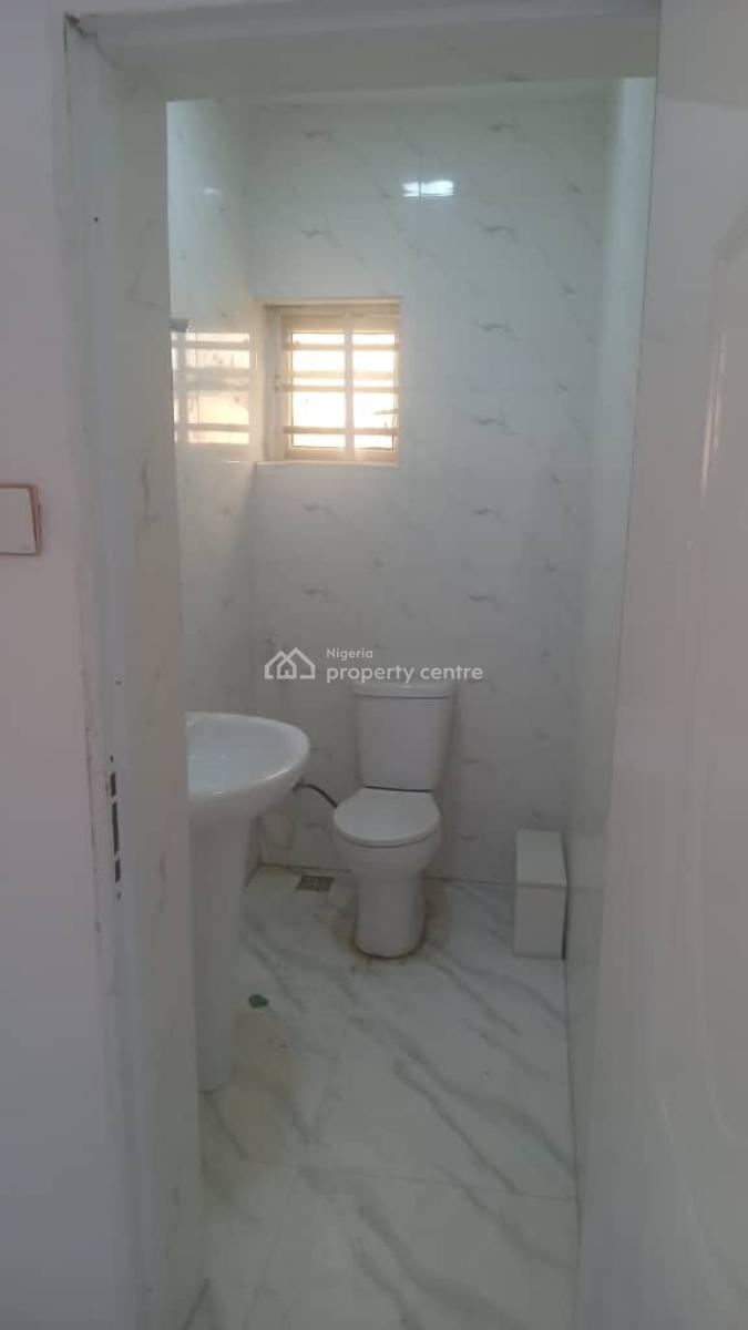 Serviced 4bedroom Penthouse Flat, Estate, Sangotedo, Ajah, Lagos, Flat / Apartment for Rent