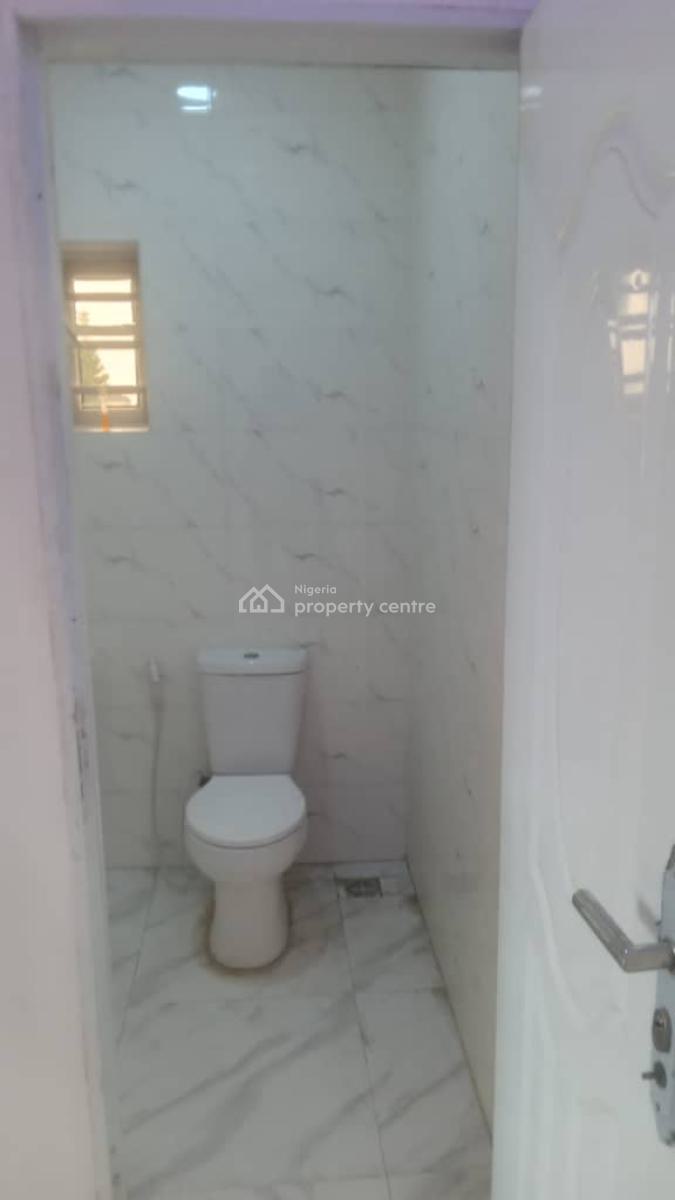 Serviced 4bedroom Penthouse Flat, Estate, Sangotedo, Ajah, Lagos, Flat / Apartment for Rent
