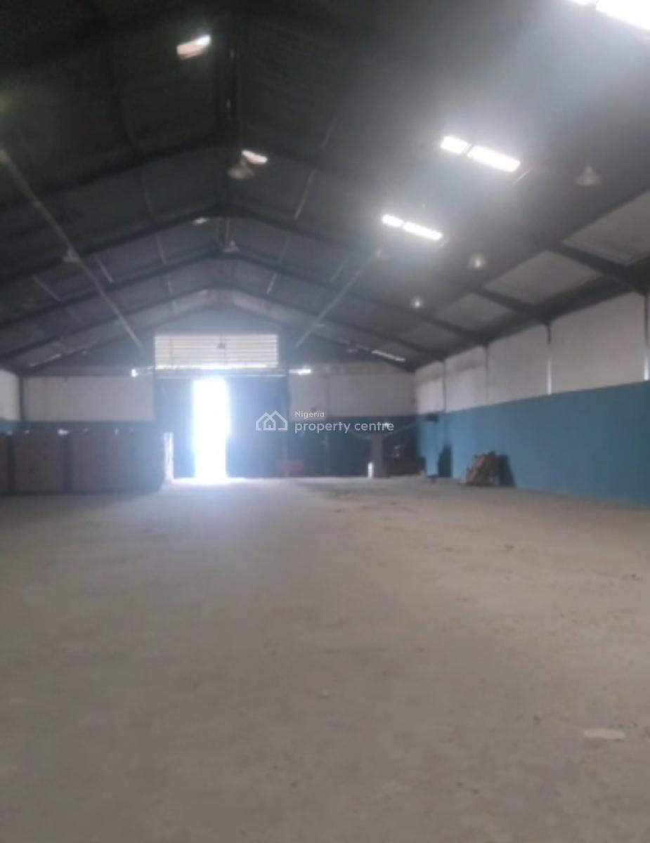 Warehouse Measuring 1,000sqm Self-compound at Off Acme Road Ikeja, Off Acme Road Ikeja, Ikeja, Lagos, Warehouse for Rent