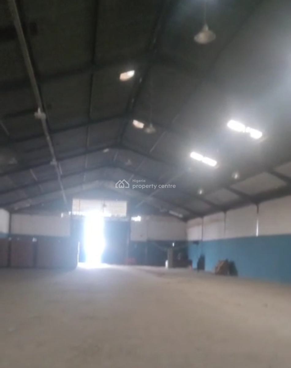 Warehouse Measuring 1,000sqm Self-compound at Off Acme Road Ikeja, Off Acme Road Ikeja, Ikeja, Lagos, Warehouse for Rent