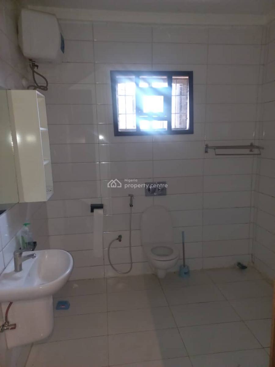 a 4 Bedroom Flat with Swimming Pool & Gym, Legislative Quarters, Apo, Abuja, Flat / Apartment for Rent