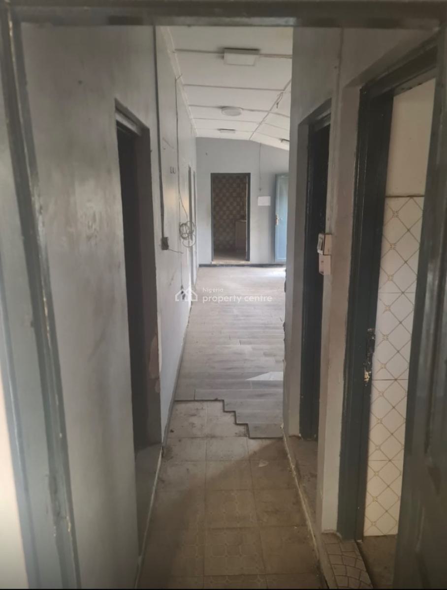 Bungalow on Sizeable Plot of Land, Ogunsanya/surulere/lagos, Surulere, Lagos, Detached Bungalow for Sale