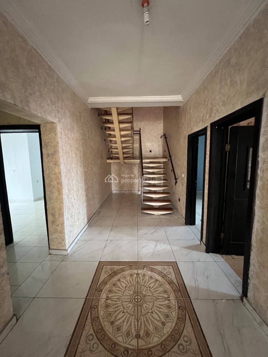 Exotic and Massive 4-bedroom Terrace, Osapa, Lekki, Lagos, Flat / Apartment for Rent