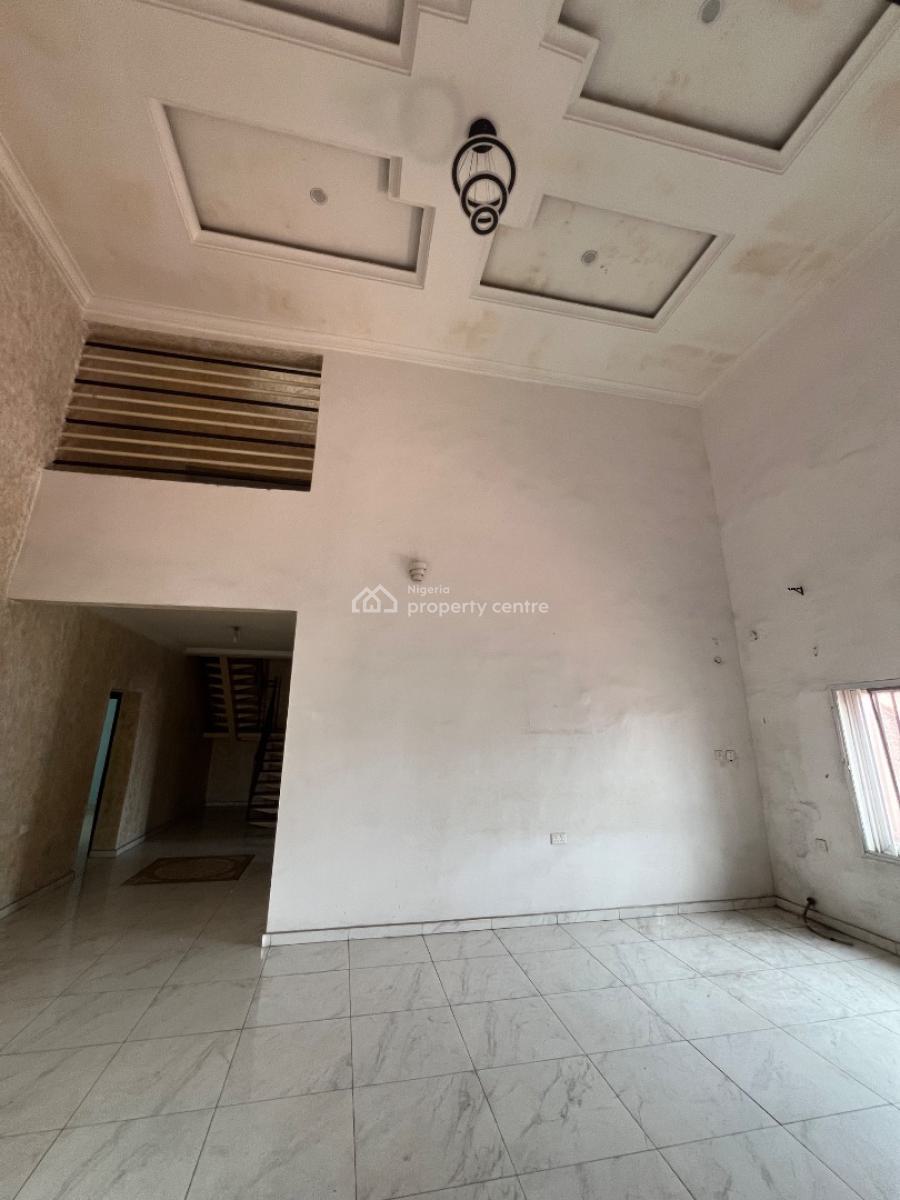 Exotic and Massive 4-bedroom Terrace, Osapa, Lekki, Lagos, Flat / Apartment for Rent