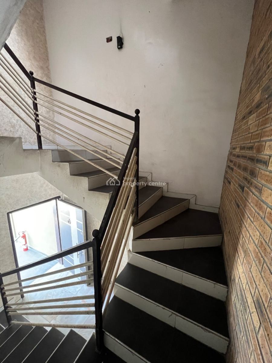 Exotic and Massive 4-bedroom Terrace, Osapa, Lekki, Lagos, Flat / Apartment for Rent