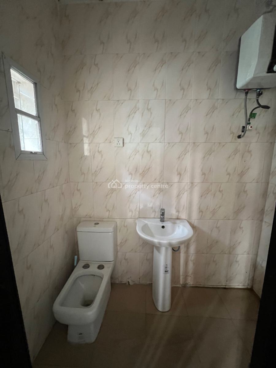 Exotic and Massive 4-bedroom Terrace, Osapa, Lekki, Lagos, Flat / Apartment for Rent