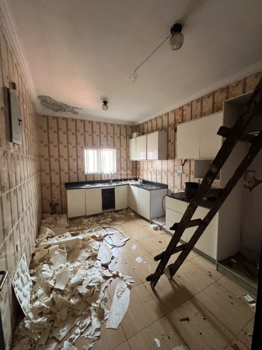 Exotic and Massive 4-bedroom Terrace, Osapa, Lekki, Lagos, Flat / Apartment for Rent