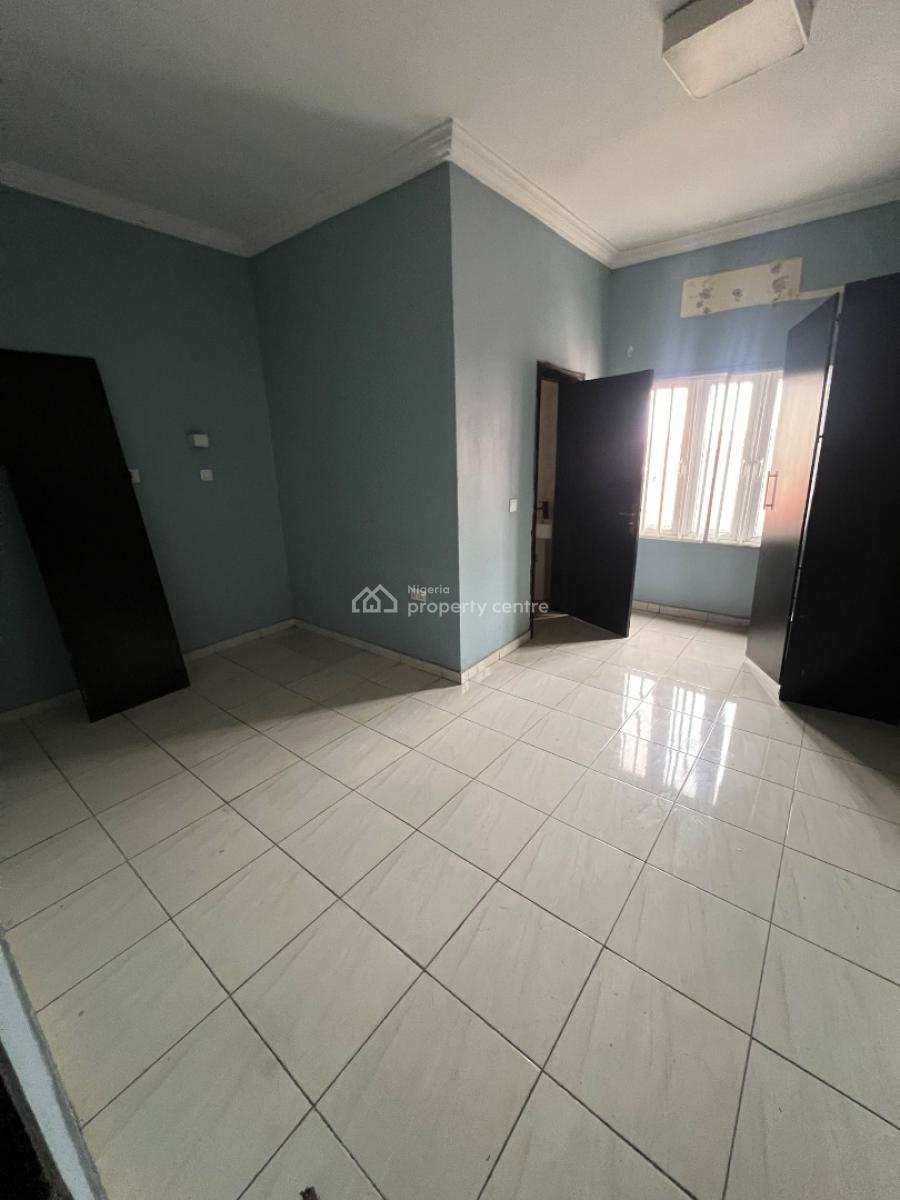 Exotic and Massive 4-bedroom Terrace, Osapa, Lekki, Lagos, Flat / Apartment for Rent