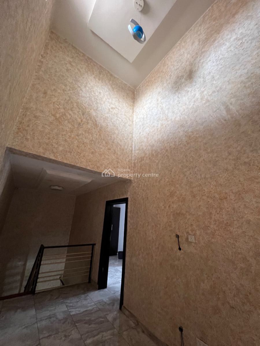 Exotic and Massive 4-bedroom Terrace, Osapa, Lekki, Lagos, Flat / Apartment for Rent