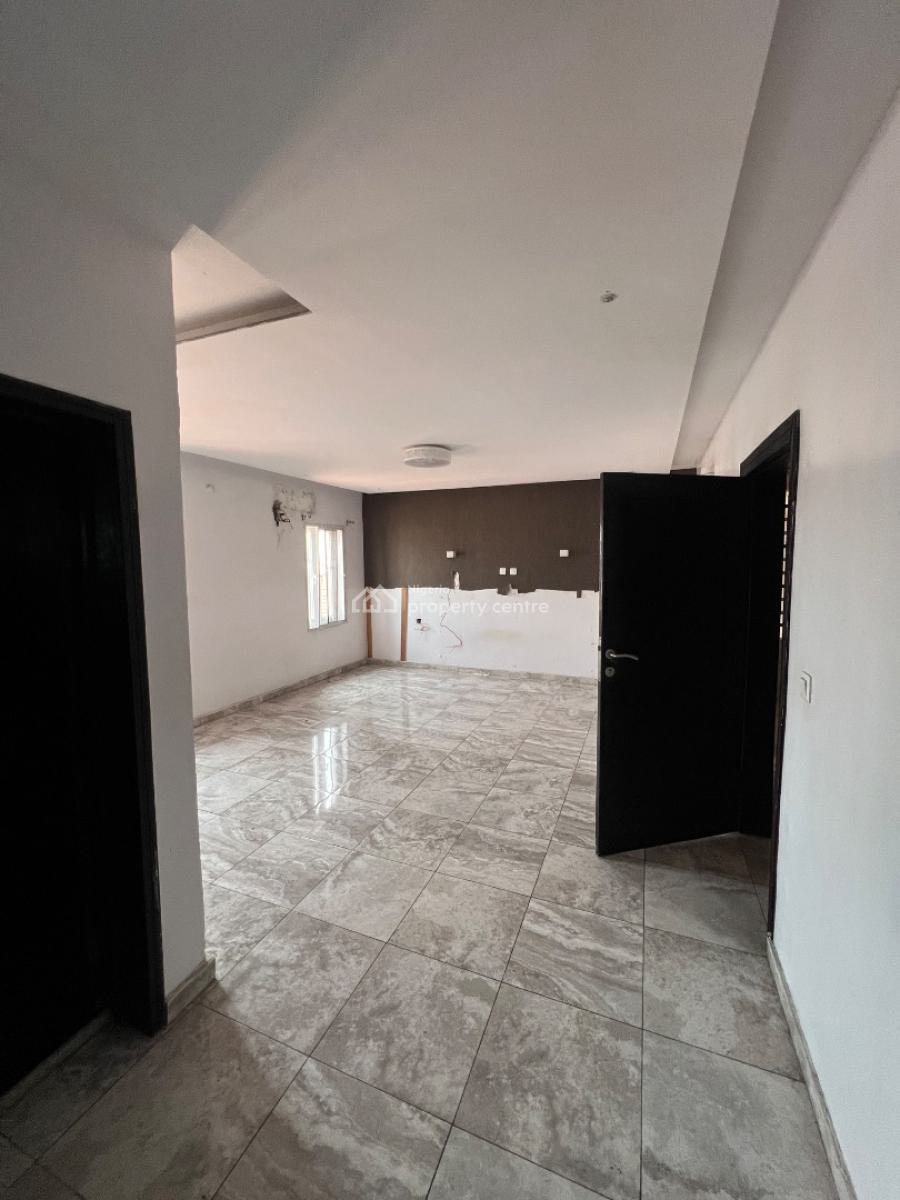 Exotic and Massive 4-bedroom Terrace, Osapa, Lekki, Lagos, Flat / Apartment for Rent