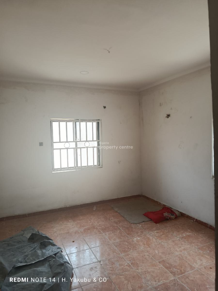 Well Renovated 4bedroom Semi-detached Duplex with Bq, Gwarinpa, Abuja, Gwarinpa, Abuja, Semi-detached Duplex for Rent
