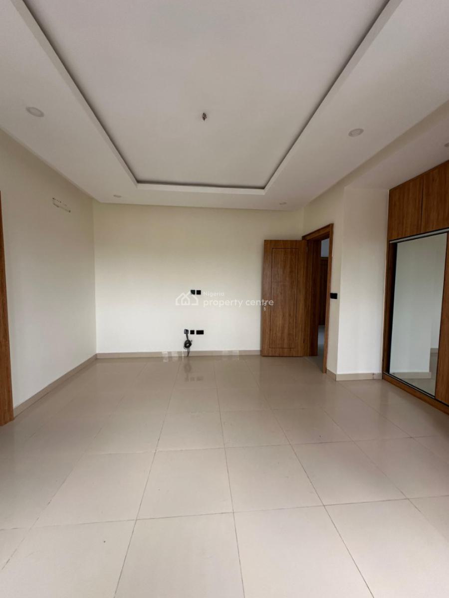Spaciously Built 2 Bedroom Penthouse with Elevator, Lekki Phase 1, Lekki, Lagos, House for Rent