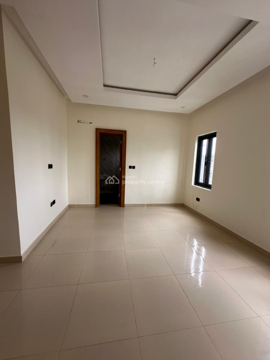 Spaciously Built 2 Bedroom Penthouse with Elevator, Lekki Phase 1, Lekki, Lagos, House for Rent
