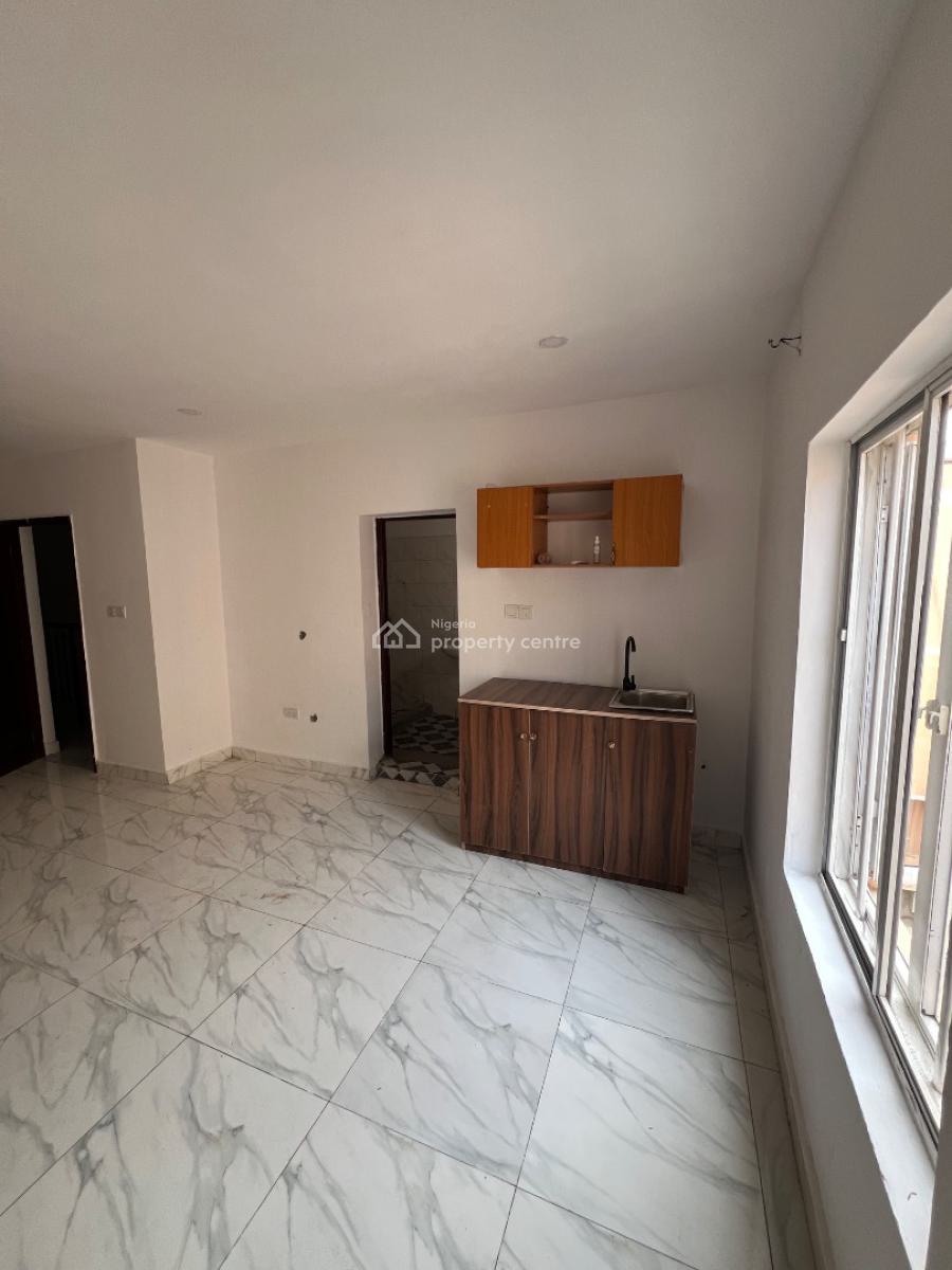 Spacious Studio Apartment with an Open Plan Kitchen, Osapa, Lekki, Lagos, Self Contain (single Rooms) for Rent