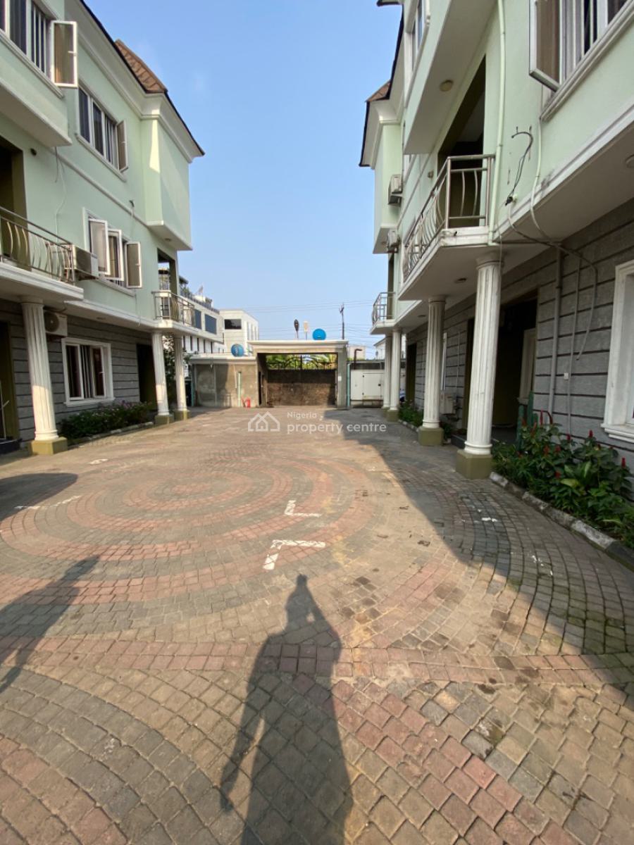 Serviced 4 Bedrooms Terrace Duplex (big Parlour Space), Osapa London Lekki, Osapa, Lekki, Lagos, Terraced Duplex for Rent