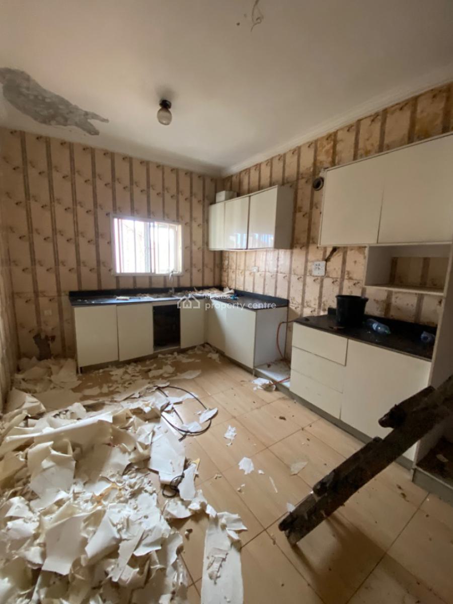 Serviced 4 Bedrooms Terrace Duplex (big Parlour Space), Osapa London Lekki, Osapa, Lekki, Lagos, Terraced Duplex for Rent