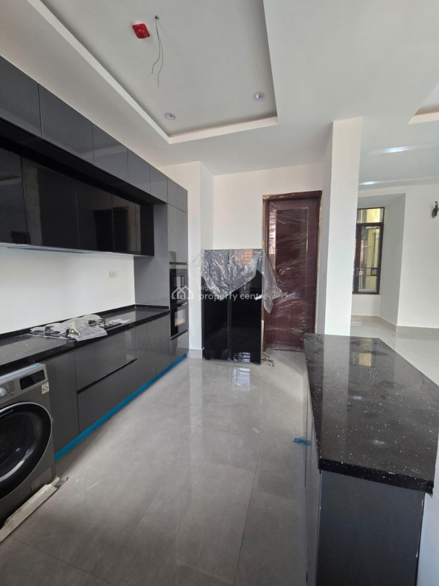 Luxury 3-bedroom Apartment with Bq, Pool, Gym & Elevator, Admiralty, Lekki Phase 1, Lekki, Lagos, Flat / Apartment for Sale
